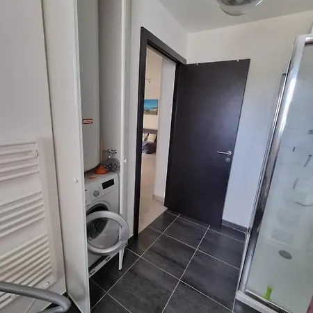 Joli T2 dans résidence avec parking Biguglia  Extérieur photo